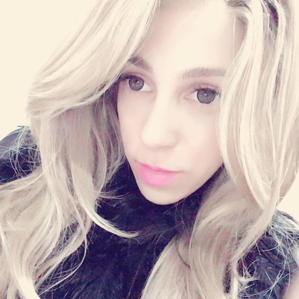 Meet your Posher, Desiree